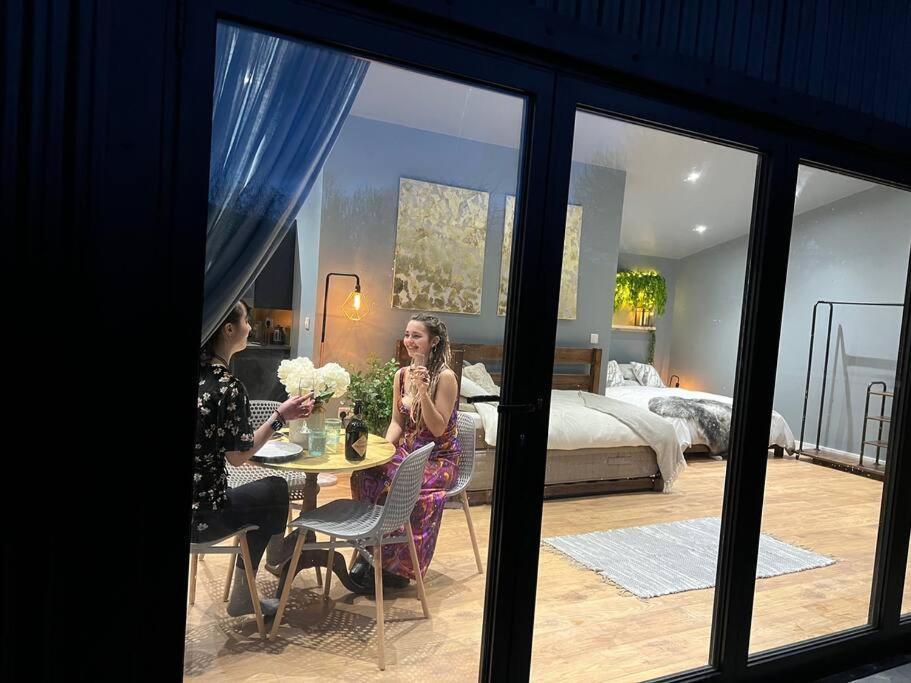 Luxury Lodge In The Treetops Llanbrynmair Esterno foto